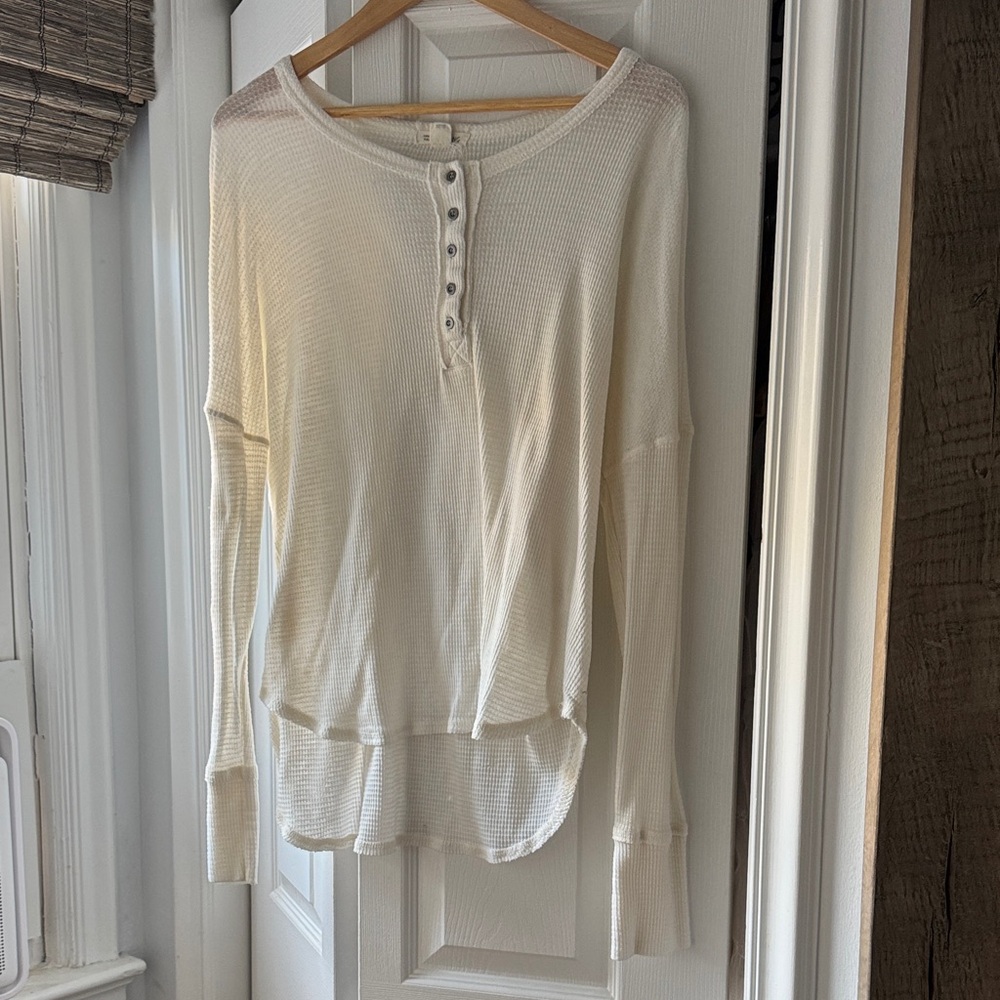 Billabong Off-White Button Down Shirt